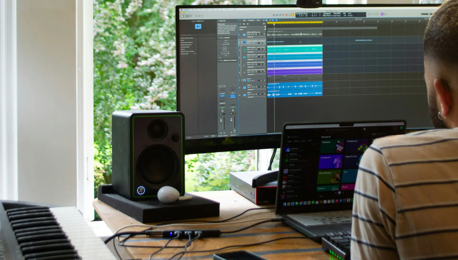 アート・デザイン・音楽 STUDIO VOICE ULTIMATE LISTENER'S FILE Studio Herrström designs the visual identity for Sound.xyz, a new