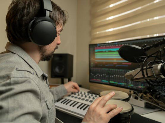 The 2025 Home Studio Setup Checklist Blog